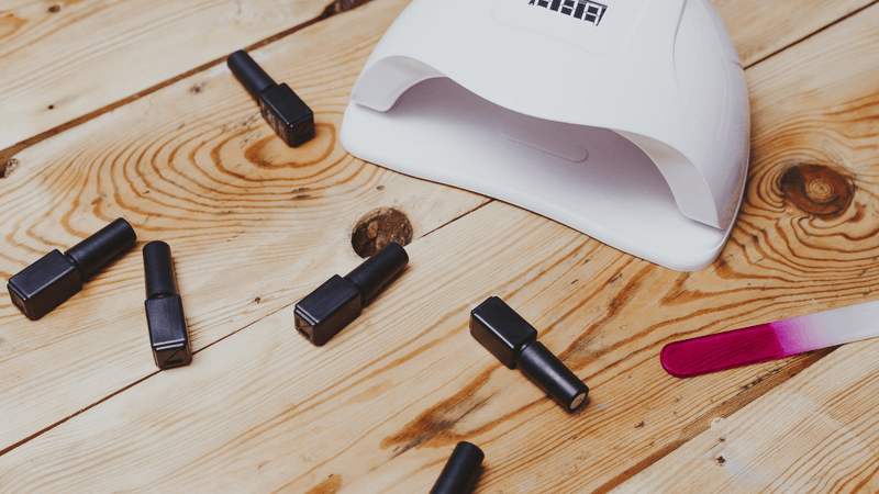 Dip Powder vs Gel Nails - DIPD NAILS