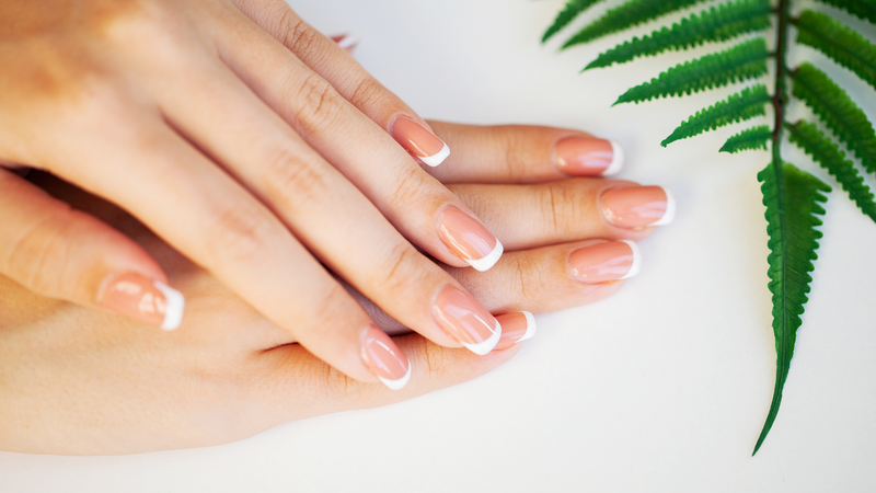 Do I need nail tips to use dip powder? - DIPD NAILS