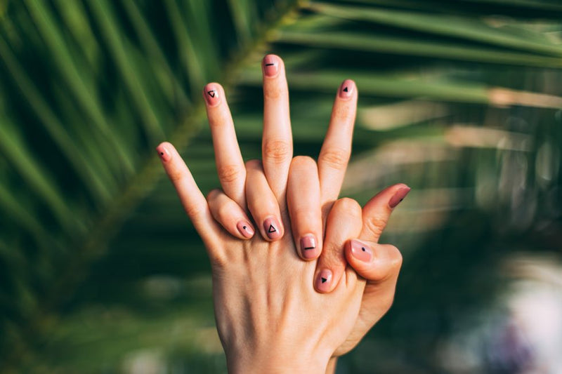 What’s the Difference Between Shellac and SNS Nails? - DIPD NAILS