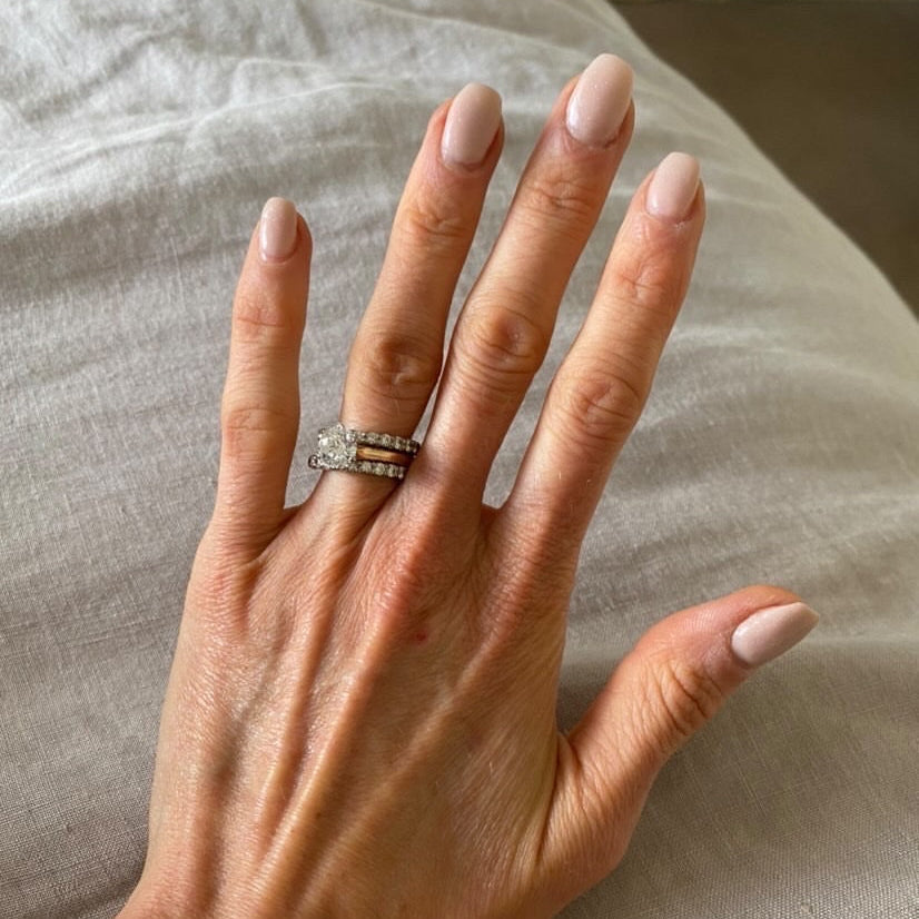 countess neutral dip powder colour by DIPD applied to natural nails using the DIPD pro liquids