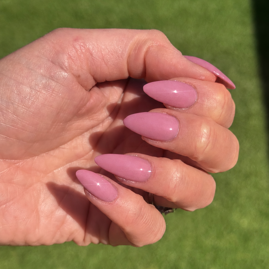 freya rose coloured dip powder nail colour on natural nails