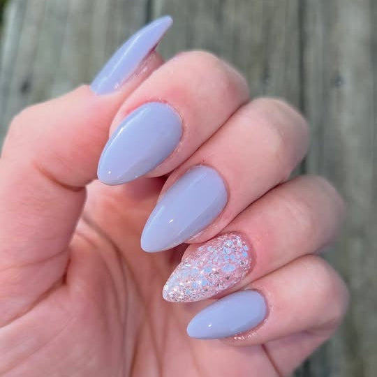 Skyline dip powder matched with gabrielle glitter on natural nails using DIPD Nails Pro Liquids for lasting shine and long-wear.